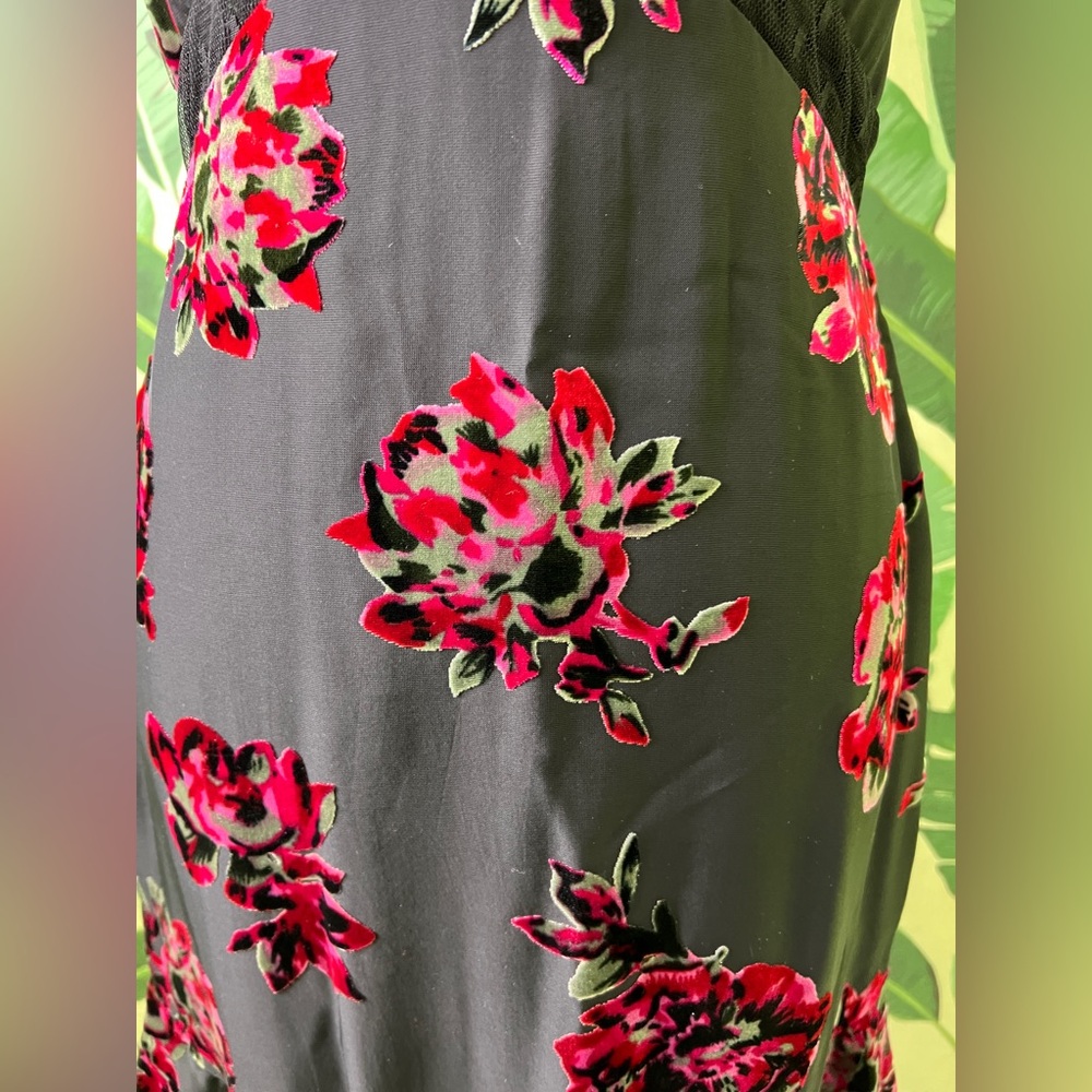 Harilyn Black Strappy Velvet Rose Fit and Flare Dress Womens Small - Picture 6 of 11